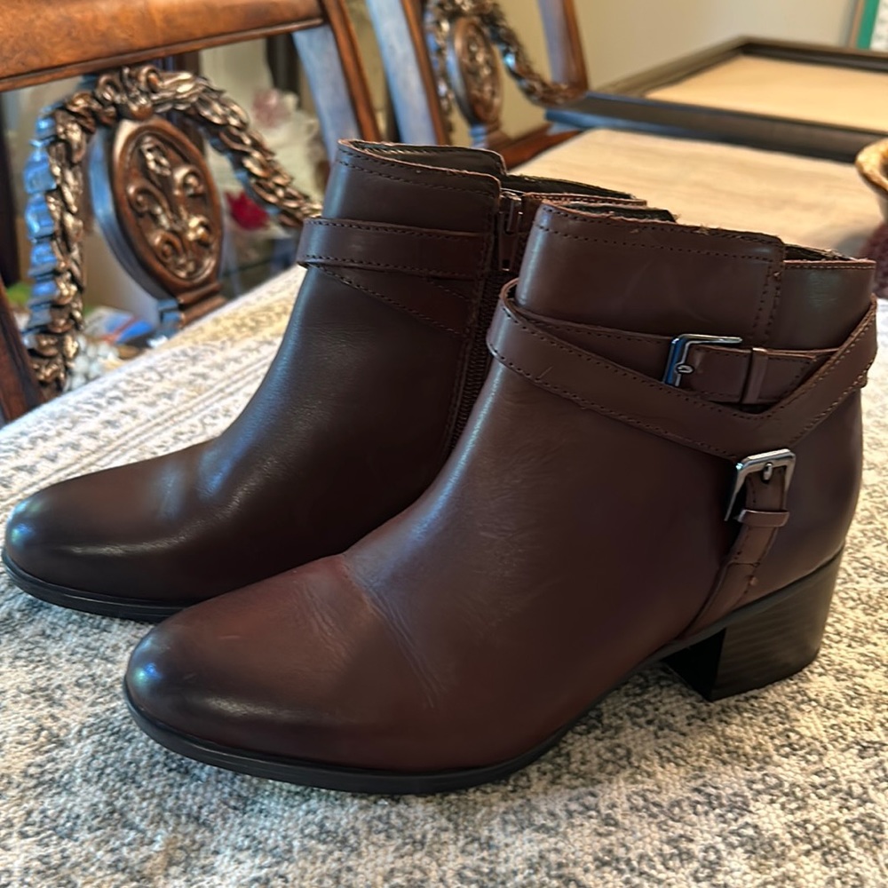Naturalized Brown Leather Upper Boots Size 7 1/2